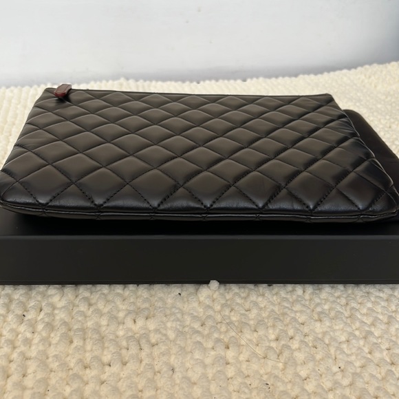 CHANEL O Case Medium Lambskin Leather Clutch Pouch - Limited Edition - Picture 7 of 17